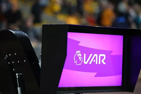 يلا كورة يكشف.. تفاصيل أزمة الأندية والرابطة مع اتحاد الكرة بسبب "VAR"